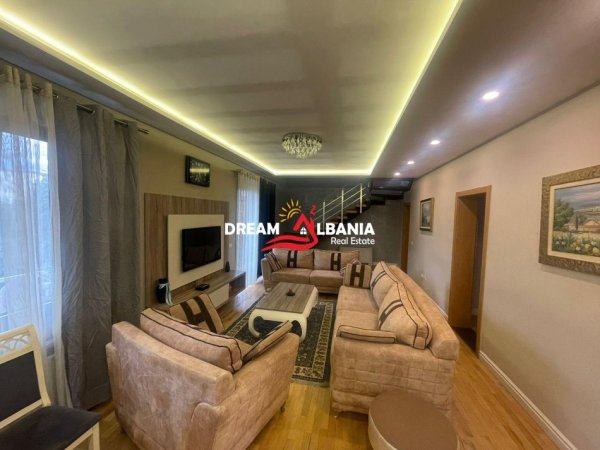 Tirane, jepet me qera apartament 3+1+Aneks Kati 2, 240 m² 1.300 € (Bulevardi i Ri)