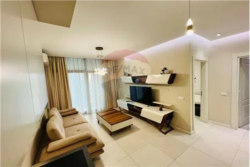 Tirane, jepet me qera apartament 1+1+Ballkon Kati 4, 65 m² 750 € 