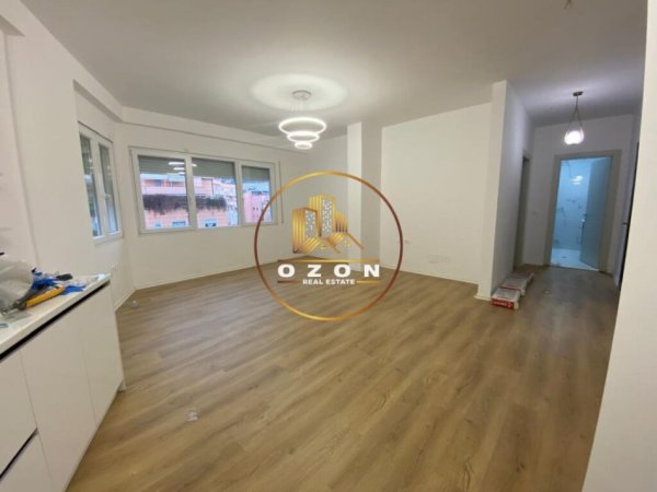 Tirane, jepet me qera apartament 2+1 Kati 4, 115 m² 500 € (Kopshti Botanik)