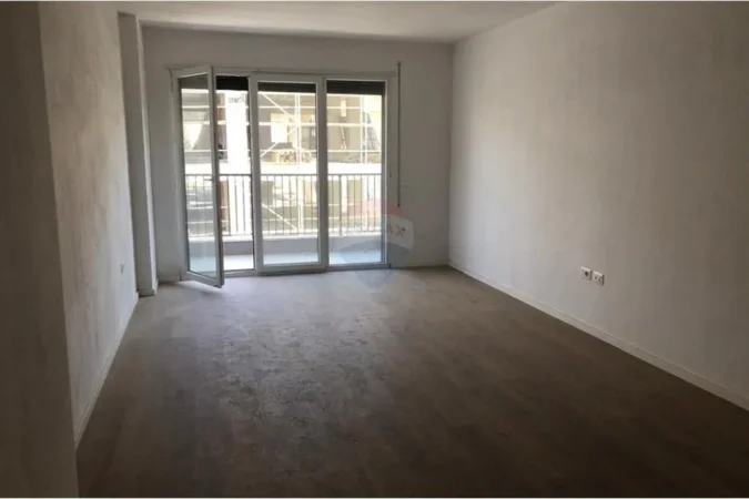 Tirane, shitet apartament 2+1+Ballkon Kati 3, 111 m² 176.000 € 