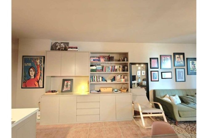 Tirane, jepet me qera apartament 2+1+Ballkon Kati 5, 125 m² 1.000 € 