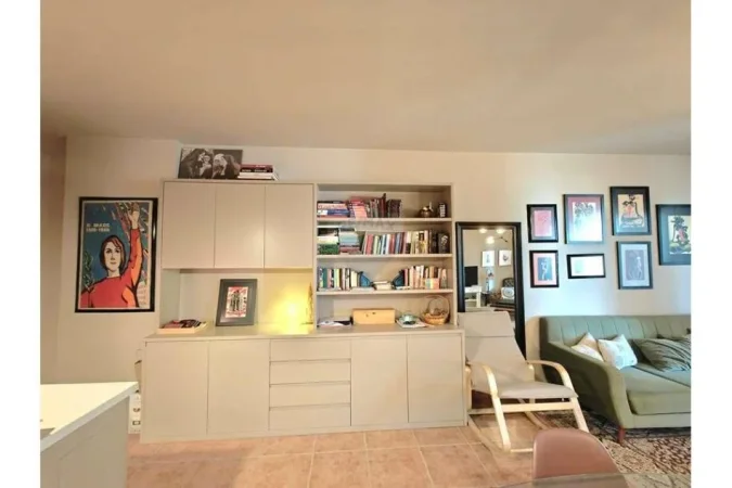 Tirane, jepet me qera apartament 2+1+Ballkon Kati 5, 125 m² 1.000 € 