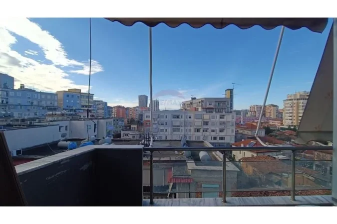 Tirane, shitet apartament 2+1 Kati 5, 76 m² 185.000 € (Pazari i ri)
