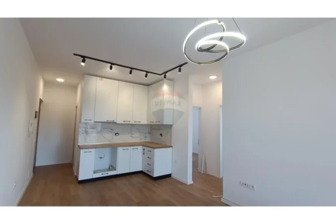 Tirane, shitet apartament 2+1 Kati 5, 76 m² 185.000 € (Pazari i ri)