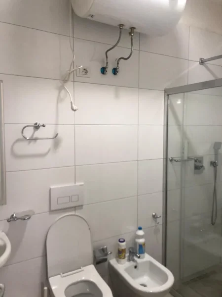 Tirane, jepet me qera apartament 2+1+Ballkon Kati 2, 90 m² 700 € (DON BOSKO)