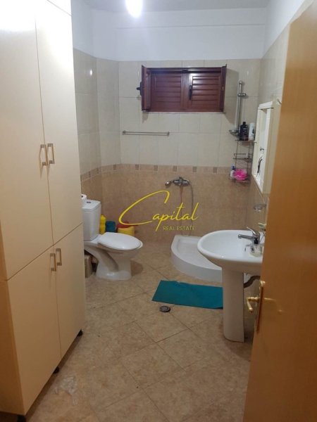 Tirane, jepet me qera apartament 2+1 Kati 1, 100 m² 550 € (KODRA E DIELLIT)