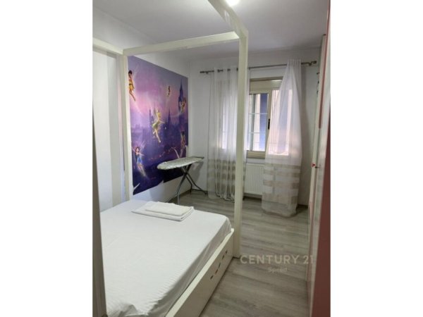 Tirane, jepet me qera apartament 2+1+Aneks+Ballkon Kati 6, 108 m² 800 € (Selvia)