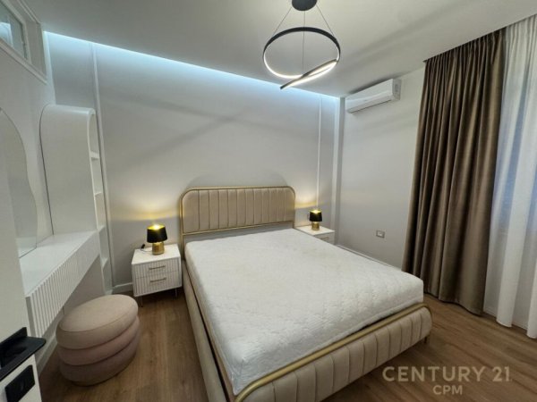 Tirane, jepet me qera apartament 2+1+Aneks+Ballkon Kati 5, 77 m² 1.500 € (Selvia)