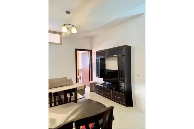 Tirane, jepet me qera apartament 2+1 Kati 8, 64 m² 450 € (astir)