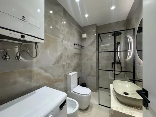 Tirane, jepet me qera apartament 2+1+Aneks+Ballkon Kati 5, 77 m² 1.500 € (Selvia)