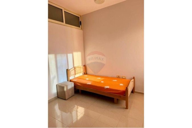 Tirane, jepet me qera apartament 2+1 Kati 8, 64 m² 450 € (astir)