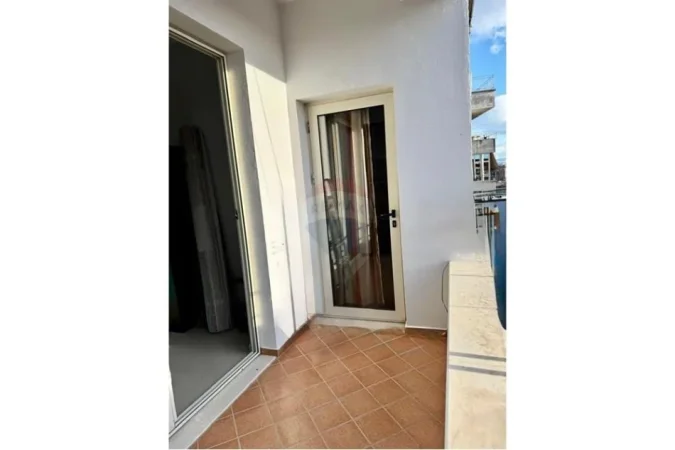 Tirane, jepet me qera apartament 2+1 Kati 8, 64 m² 450 € (astir)