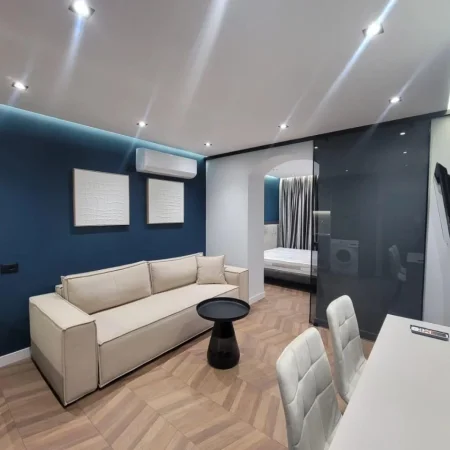 Tirane, shitet apartament 2+1+Ballkon Kati 1, 90 m² 250.000 € (Rruga Muhamet Gjollesha)