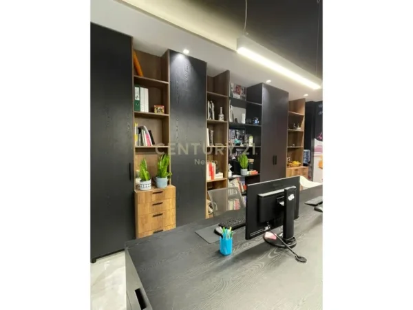 Tirane, shes zyre Kati 2, 101 m² 250.000 € (Liqeni i Thate)