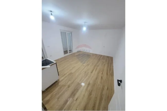 Tirane, shitet apartament 1+1 Kati 4, 55 m² 120.000 € (Rruga Bardhyl)