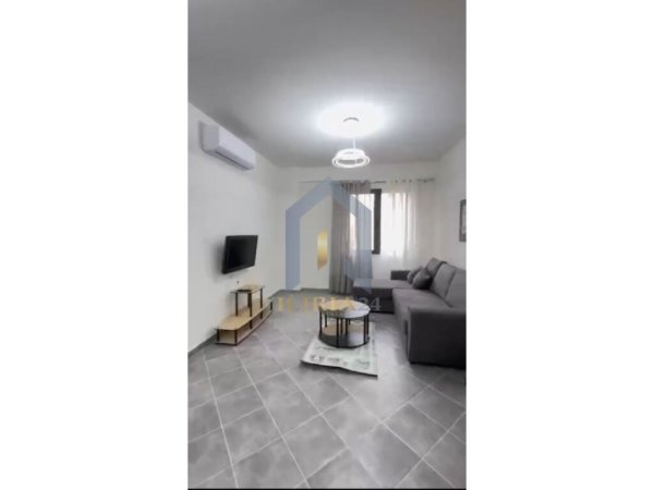 Tirane, jap me qera apartament 2+1+Ballkon Kati 2, 92 m² 700 € (Rruga Panorama)