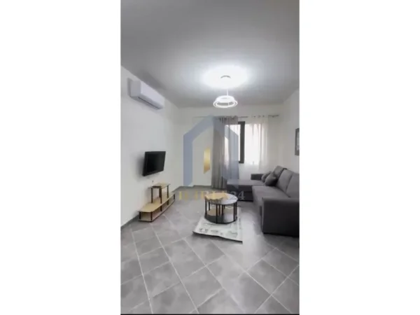 Tirane, jap me qera apartament 2+1+Ballkon Kati 2, 92 m² 700 € (Rruga Panorama)