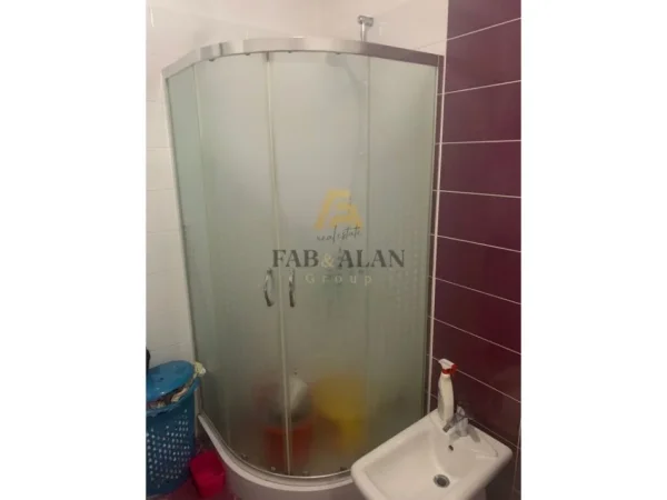 Tirane, jepet me qera apartament 1+1 Kati 6, 400 € (Astir, tek Bar Oslo)