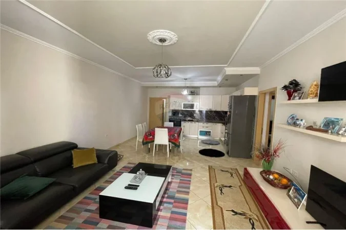 Tirane, shitet apartament 2+1+Ballkon Kati 5, 132.000 € 