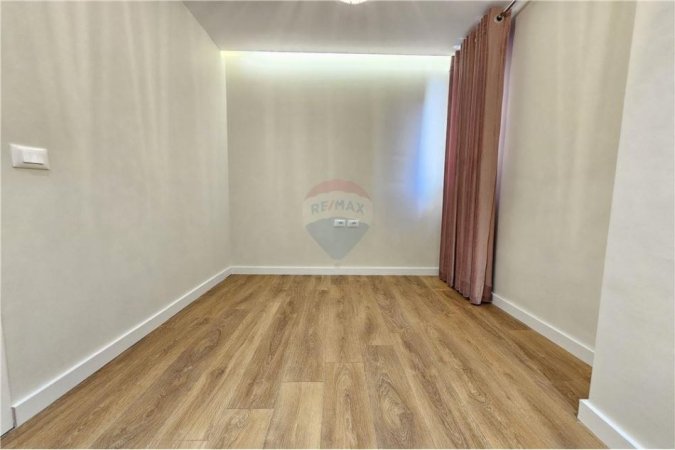 Tirane, shitet apartament 2+1 Kati 3, 88 m² (Stadiumi Dinamo)