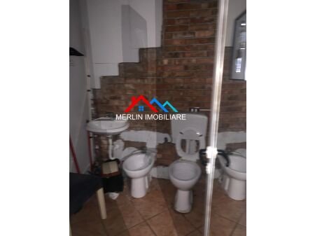 Tirane,Jepet ambjent biznesi me qera Kati -1, 150 m² 400 € (Rruga MYSLYM KETA)