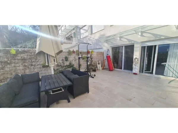 Tirane, shes apartament 3+1+3 , 241 m² 369.000 € (Kodra e Diellit)
