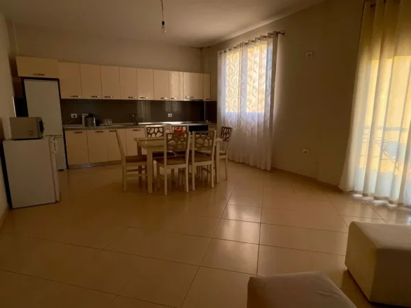 Tirane, jepet me qera Vile 2 Katshe , 2.000 m² 2.500 € (gurre e madhe)