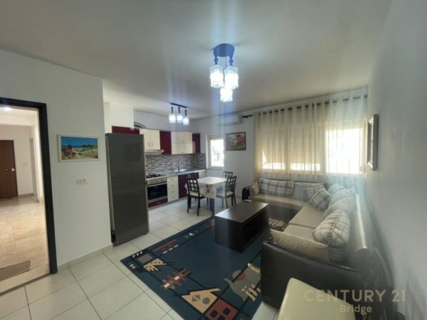 Tirane, jepet me qera apartament 2+1 Kati 6, 89 m² 550 € (Yzberisht)