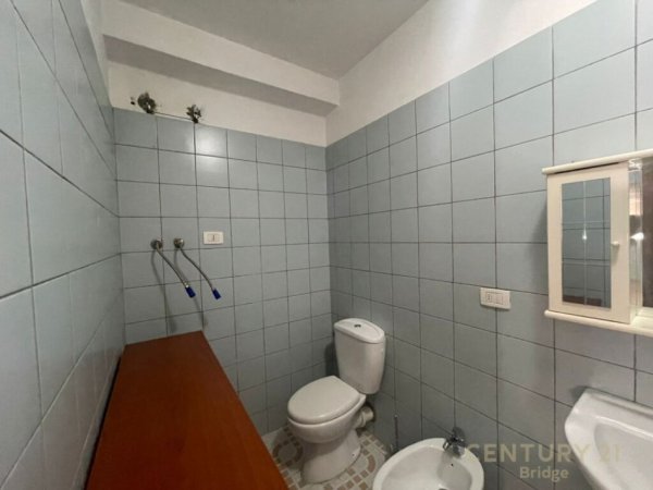 Tirane, jepet me qera apartament 2+1 Kati 6, 89 m² 550 € (Yzberisht)