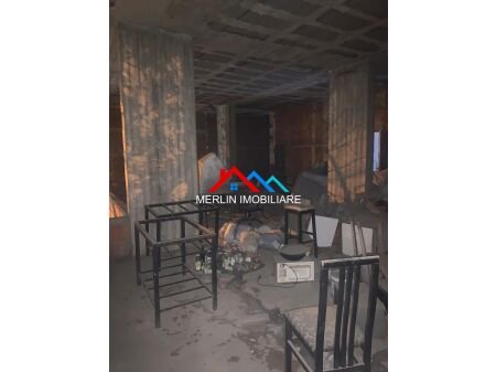 Tirane, jepet me qera ambjent biznesi Kati 1, 200 m² 500 € (Rruga Myslym Keta)