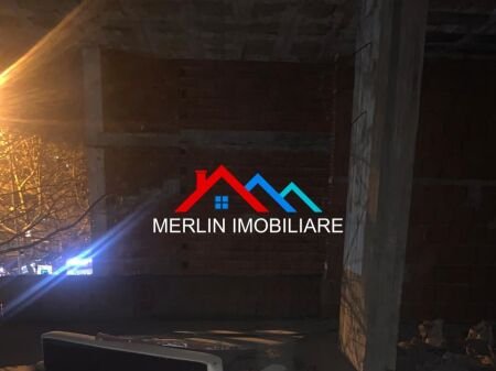 Tirane, jepet me qera ambjent biznesi Kati 1, 200 m² 500 € (Rruga Myslym Keta)