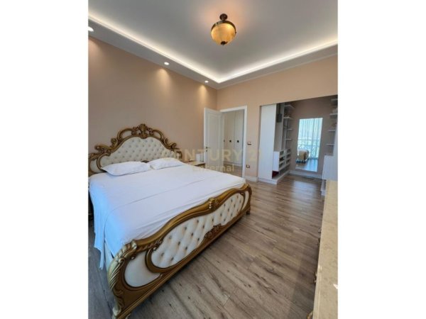 Tirane, jap me qera apartament 2+1 2 Poste Parkimi , 130 m² 2.500 € (Stadiumi Qemal Stafa)