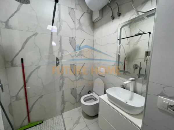 Tirane, jepet me qera apartament 1+1+Ballkon Kati 1, 55 m² 500 € (5 Maji)