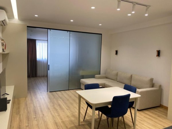 Tirane, jepet me qera apartament 1+1 Kati 9, 70 m² 500 € (Rr: Teodor Keko Astir)