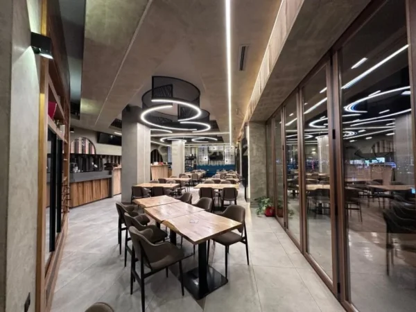Vlore, shitet bar-resorant , 370 m² 550.000 € (Bistro Kafe në Vlorë)