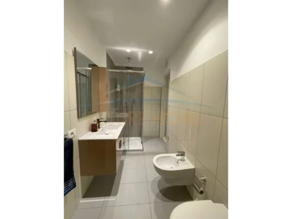 Tirane, shitet apartament 3+1+Ballkon Kati 9, 155 m² 630.000 € (Rruga e elbasanit)