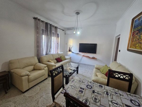 Tirane, shitet apartament 2+1 Kati 4, 75 m² 200.000 € (Toptani)