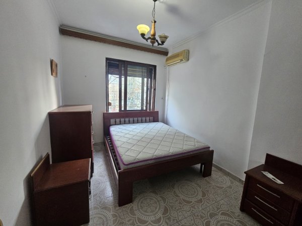 Tirane, shitet apartament 2+1 Kati 4, 75 m² 200.000 € (Toptani)