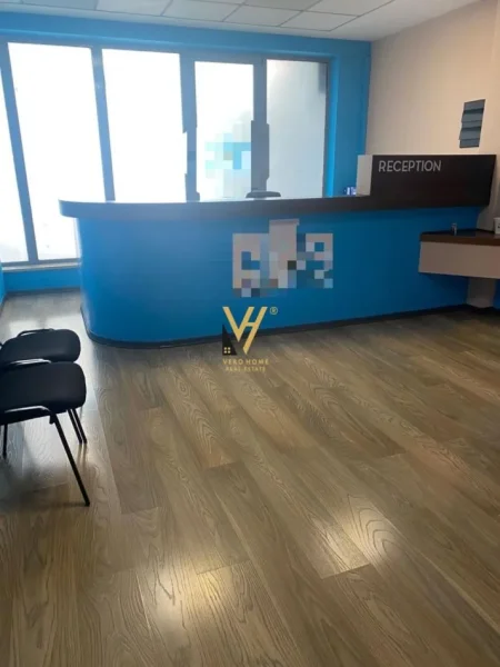 Tirane, jepet me qera ambjent biznesi Kati 1, 280 m² 3.000 € (SELVIA)