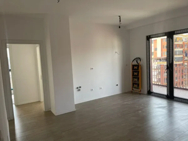Tirane, jepet me qera ambjent biznesi Kati 4, 125 m² 850 € (Rruga e Kavajes)
