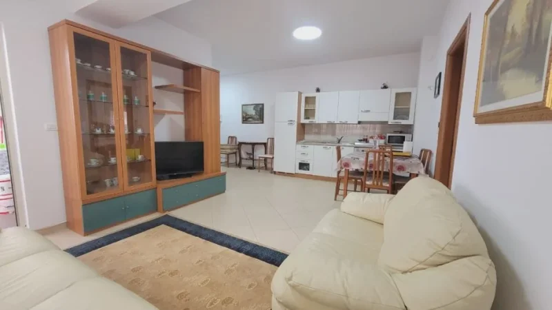 !!DHENE!!Durres, jepet me qera apartament 1+1+Ballkon Kati 3, 67 m² 300 € (Ujesjellesi)