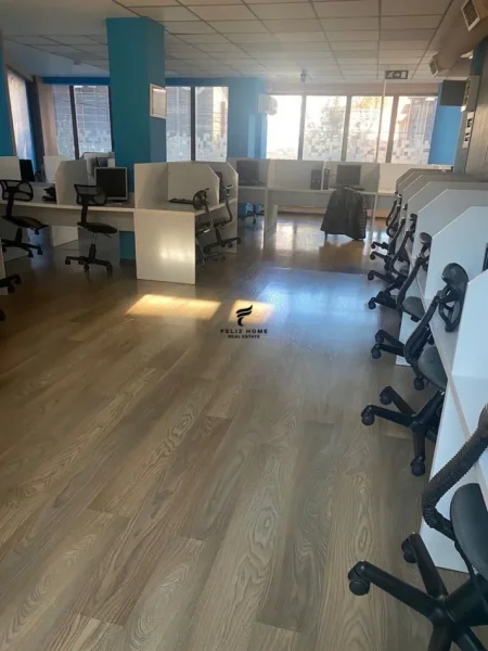 Tirane, jepet me qera ambjent biznesi Kati 1, 280 m² 3.000 € (RRUGA E DIBRES)