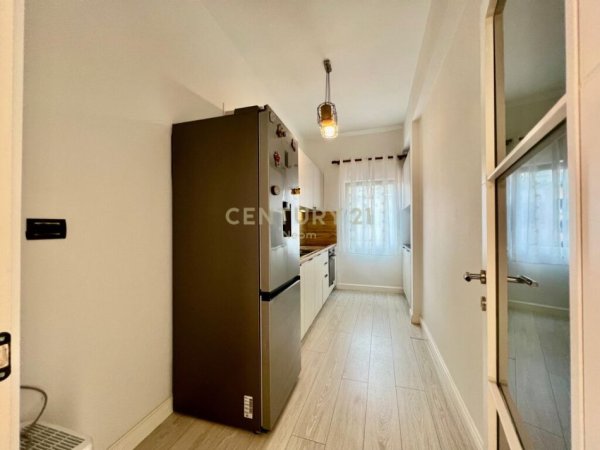 Tirane, jap me qera apartament 2+1 , 90 m² 1.000 € (Ish Blloku)