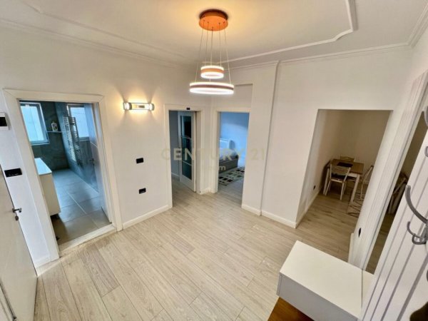 Tirane, jap me qera apartament 2+1 , 90 m² 1.000 € (Ish Blloku)
