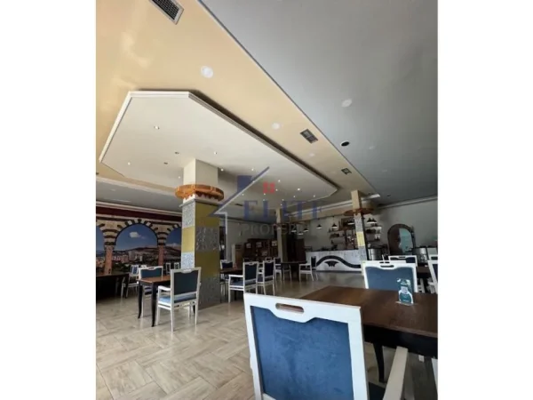 Tirane, jepet me qera bar-resorant Kati 0, 2.000 m² 1.400 € (Vore)