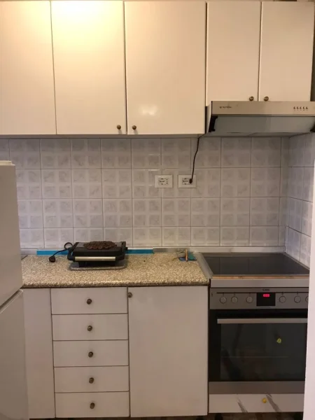 Tirane, jepet me qera apartament 3+1+Ballkon Kati 4, 90 m² 600 € (Rruga e Elbasanit)