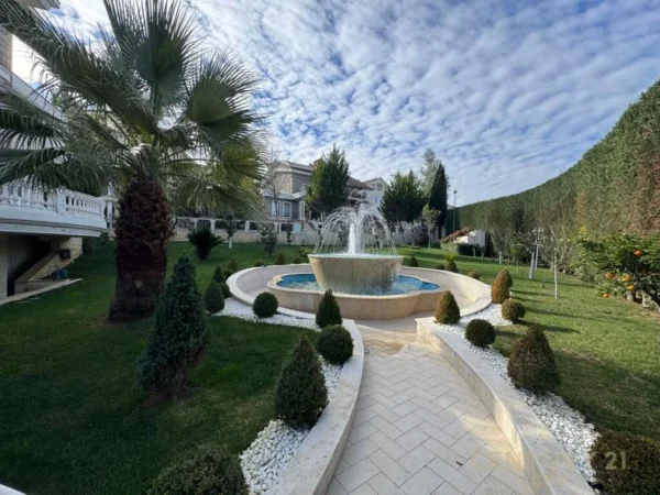 Tirane, jepet me qera Vile 4 Katshe , 1.300 m² (Residenca Akacia Hills) 8000€