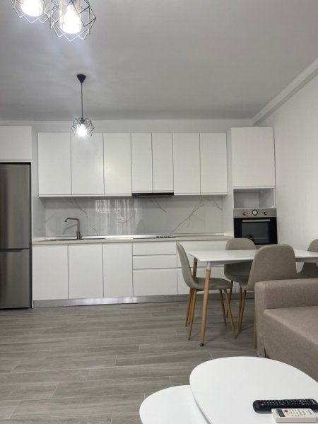 Tirane, jepet me qera apartament 2+1 Kati 2, 120 m² 500 € (Rruga 5 Maji)