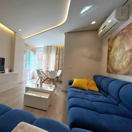 Tirane, jepet me qera apartament 2+1 , 88 m² 600 € (Liqeni i Thate)