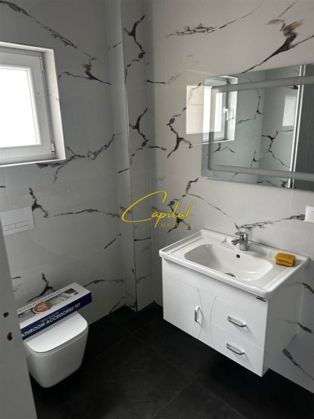 Tirane, jepet me qera apartament 3+1 Kati 2, 120 m² 700 € (SPITALI AMERIKAN 3)